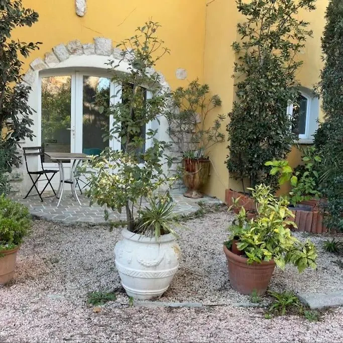 Studio 28 M2 Minimum 3 Nuits Marselha