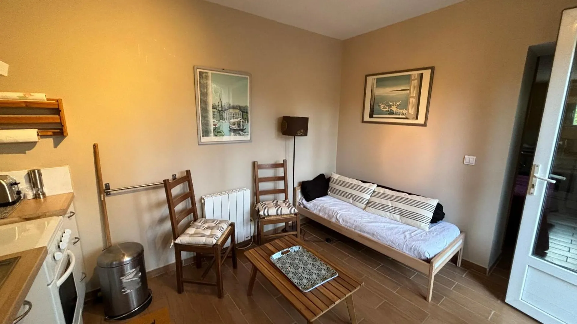 Studio 28 M2 Minimum 3 Nuits Marseille 0*,  Frankrig